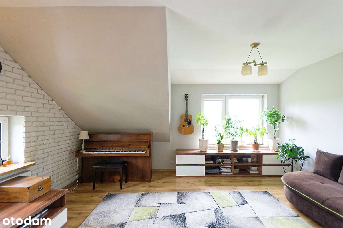 Przestronny dom z 7 pokojami i garażem W Chełmie.-13