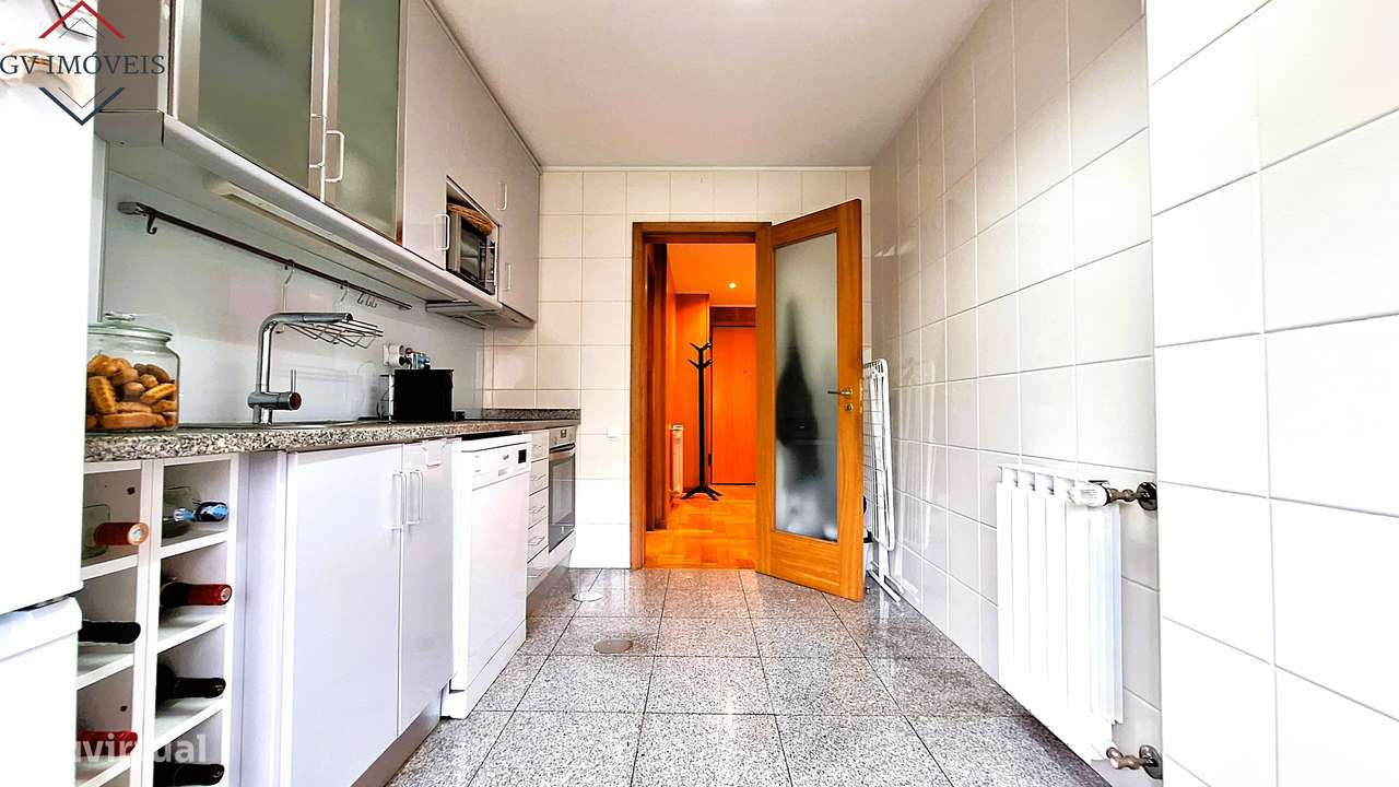 Excelente T1+1  Rua John Whitehead-14