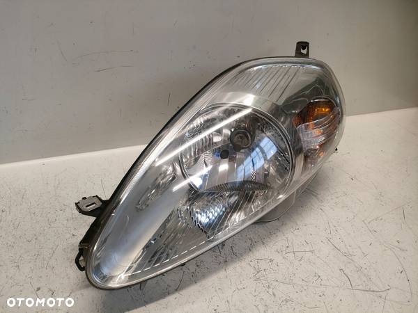 FIAT GRANDE PUNTO 05- LAMPA LEWA PRZÓD PRZEDNIA EUROPA - 4