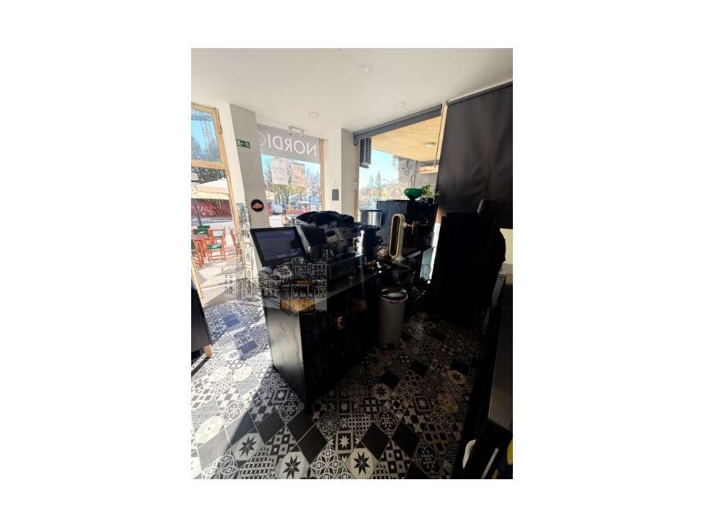 EXCELENTE OPORTUNIDADE DE TRESPASSE
PIZZERIA COM ESPLANADA EM PLEN... - Grande imagem: 5/21