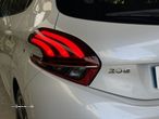 Peugeot 208 PureTech 110 Stop & Start EAT6 Signature - 9