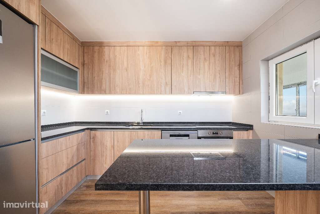 Prédio com garagem em zona de Monte Formoso - Grande imagem: 2/16