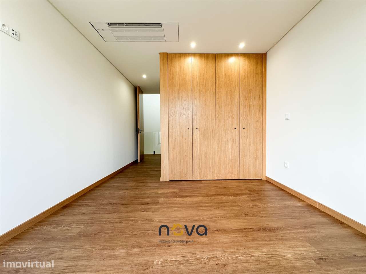 Moradia T2 a 100 metros da praia em Aver-o-Mar - Grande imagem: 4/26