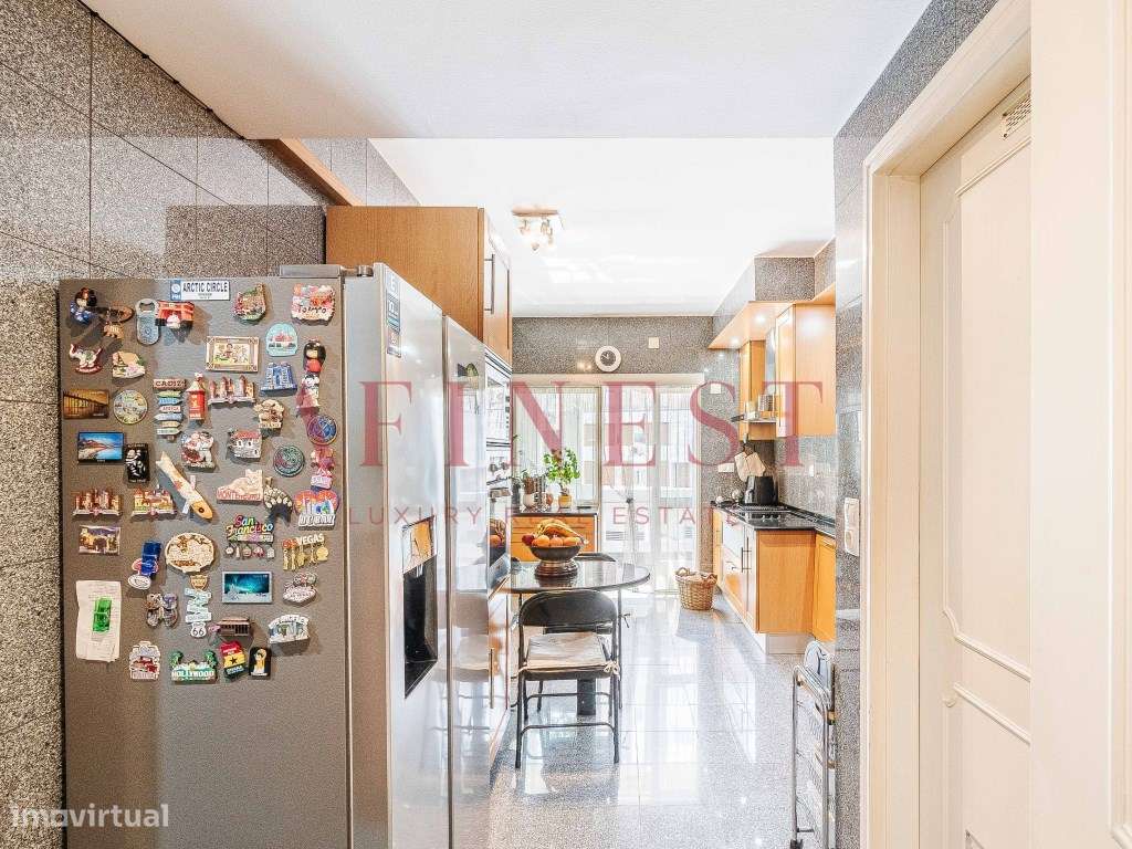 APARTAMENTO T5 COM GARAGEM NO LUMIAR - Grande imagem: 2/58