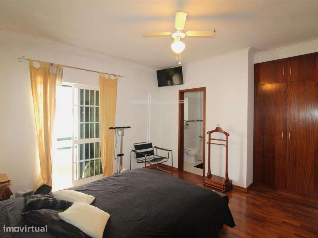 Moradia em banda T4, arquitetura tradicional com garagem - Vale Mil...-12