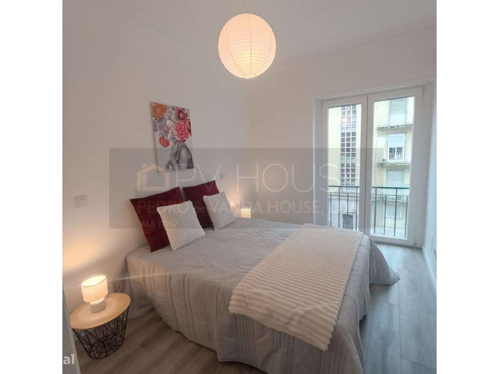 Apartamento T2 São domingos de Benfica Rua Antonio Nobre nº24 1º andar-0