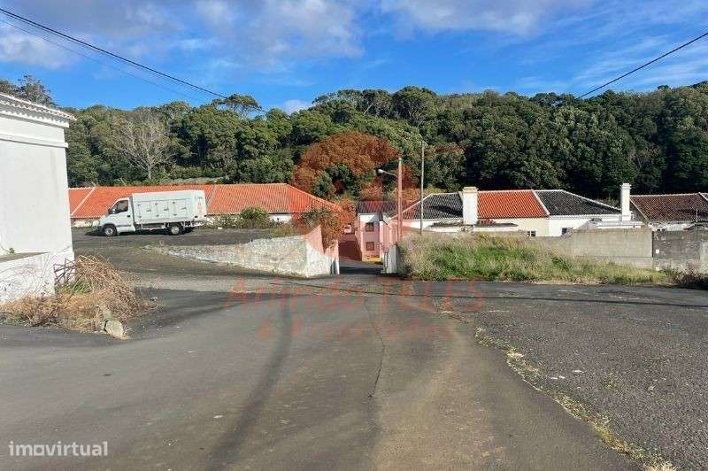 Armazém com parque estacionamento - Grande imagem: 4/60