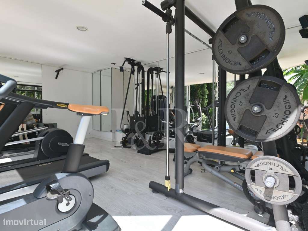 Moradia T6 com jardim, piscina e vista rio no Restelo, Lisboa-55