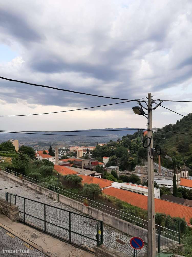 Edifício Junto ao polo das engenharias na covilhã-9