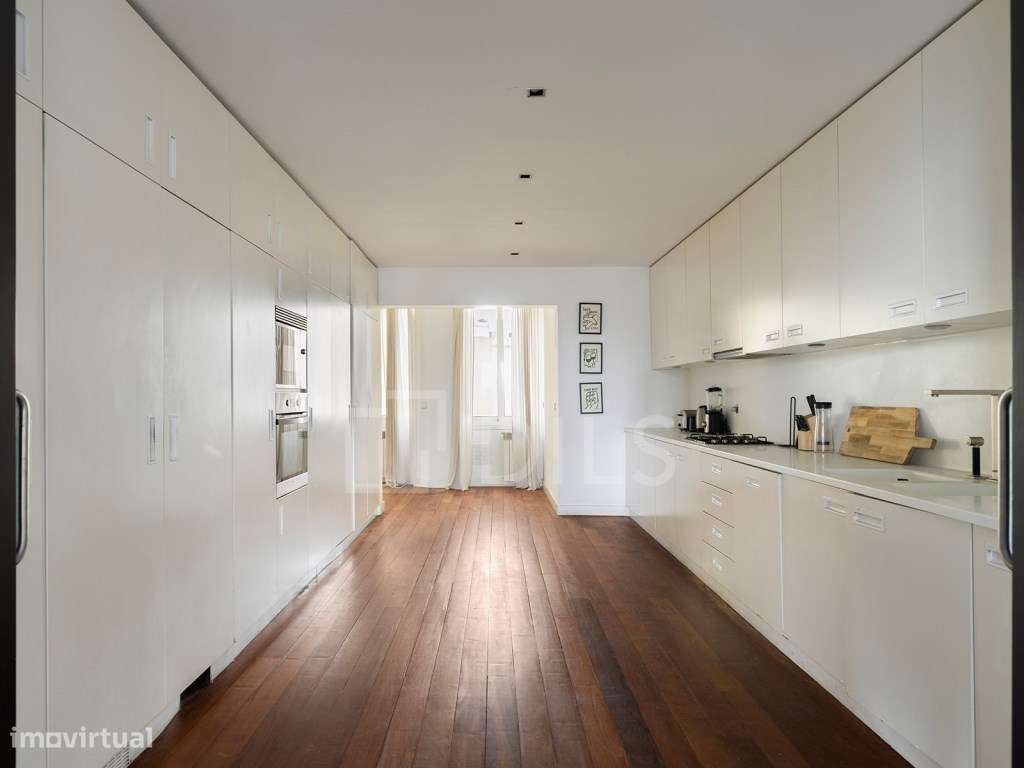 Apartamento T7 com varandas virado para o Parque Eduardo VII - Grande imagem: 5/41