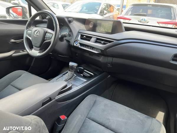 Lexus UX 250h FWD Business - 8