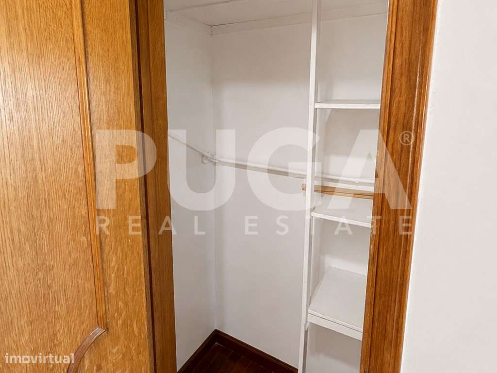 Apartamento T3 no Centro de Espinho | Vista Mar e Garagem Box-13