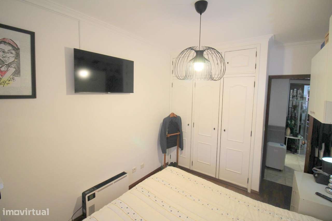 Apartamento T2 Central nas Mercês-8