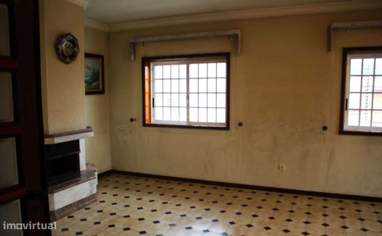 Moradia T3 com garagem, jardim e excelente localização - Grande imagem: 5/33