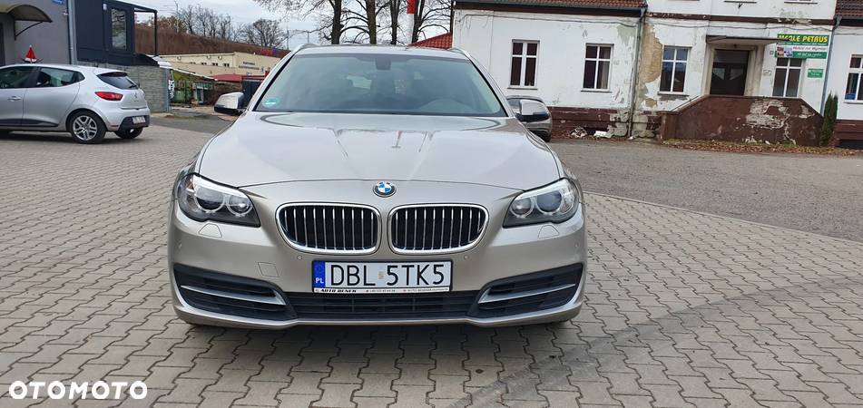 BMW Seria 5 530d xDrive - 7