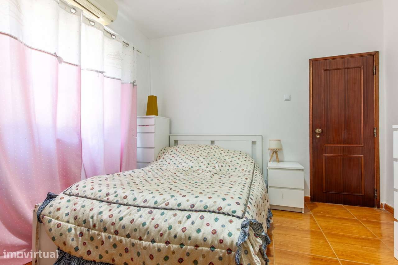 Moradia T2+1 isolada na Quinta do Conde-14