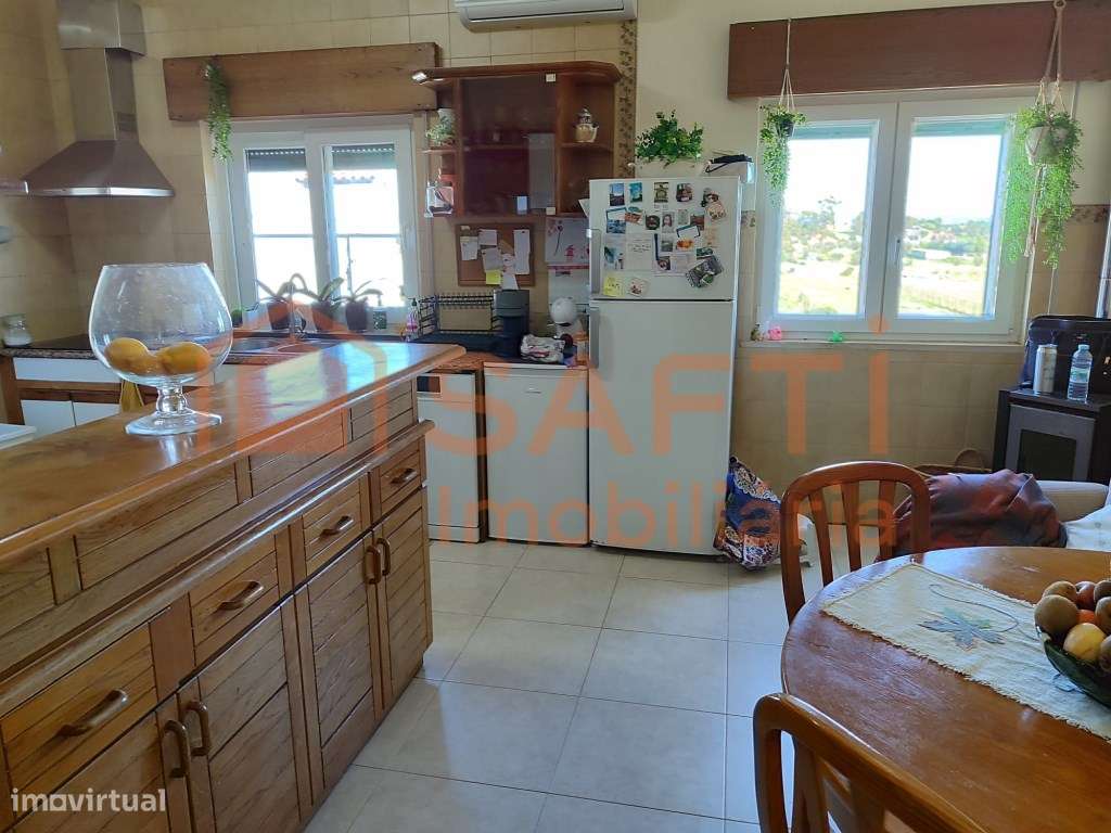 Moradia T5 com Piscina + Garagem para 3 Carros Oportunidade Imperdível-21