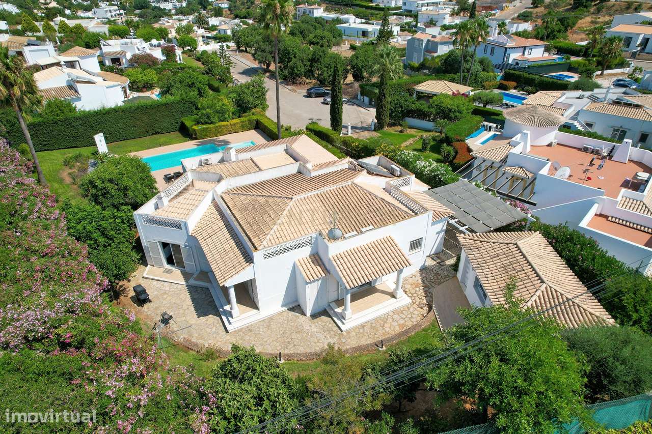 Moradia com 4 quartos, independente com piscina em Albufeira-36