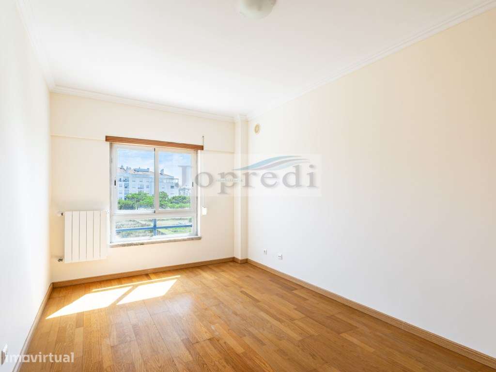 Apartamento T3 com 2 garagens em Box e 1 arrecadação-23