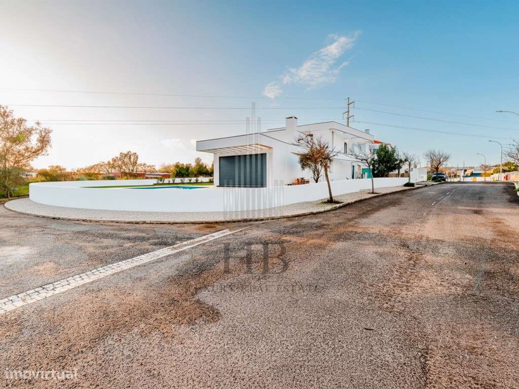 Moradia T3 com Piscina | Abrunheira |Sintra-49