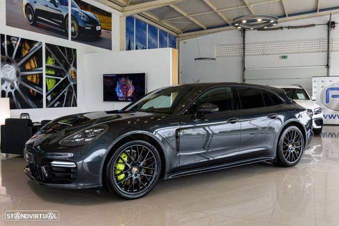 Porsche Panamera Sport Turismo 4 E-Hybrid 10 Years Edition - 1