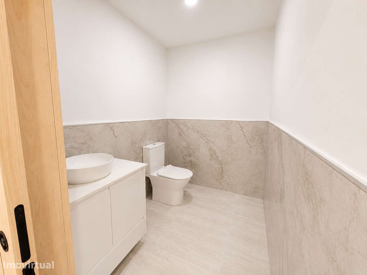 T0 pronto a habitar na Rua Faria Guimarães, Porto-18
