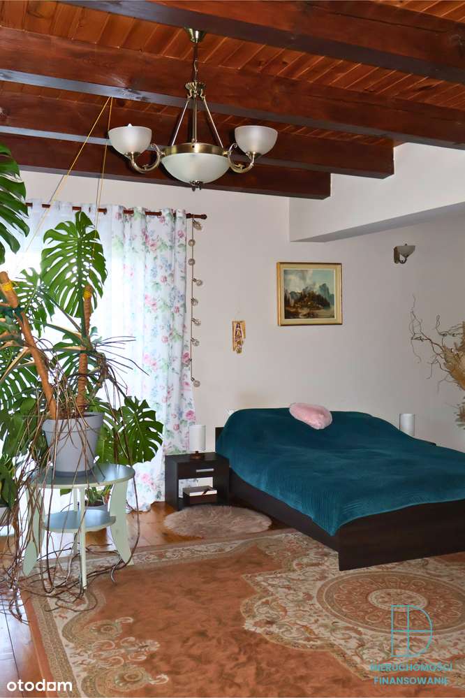 Dom z potencjałem dla dwóch rodzin-8