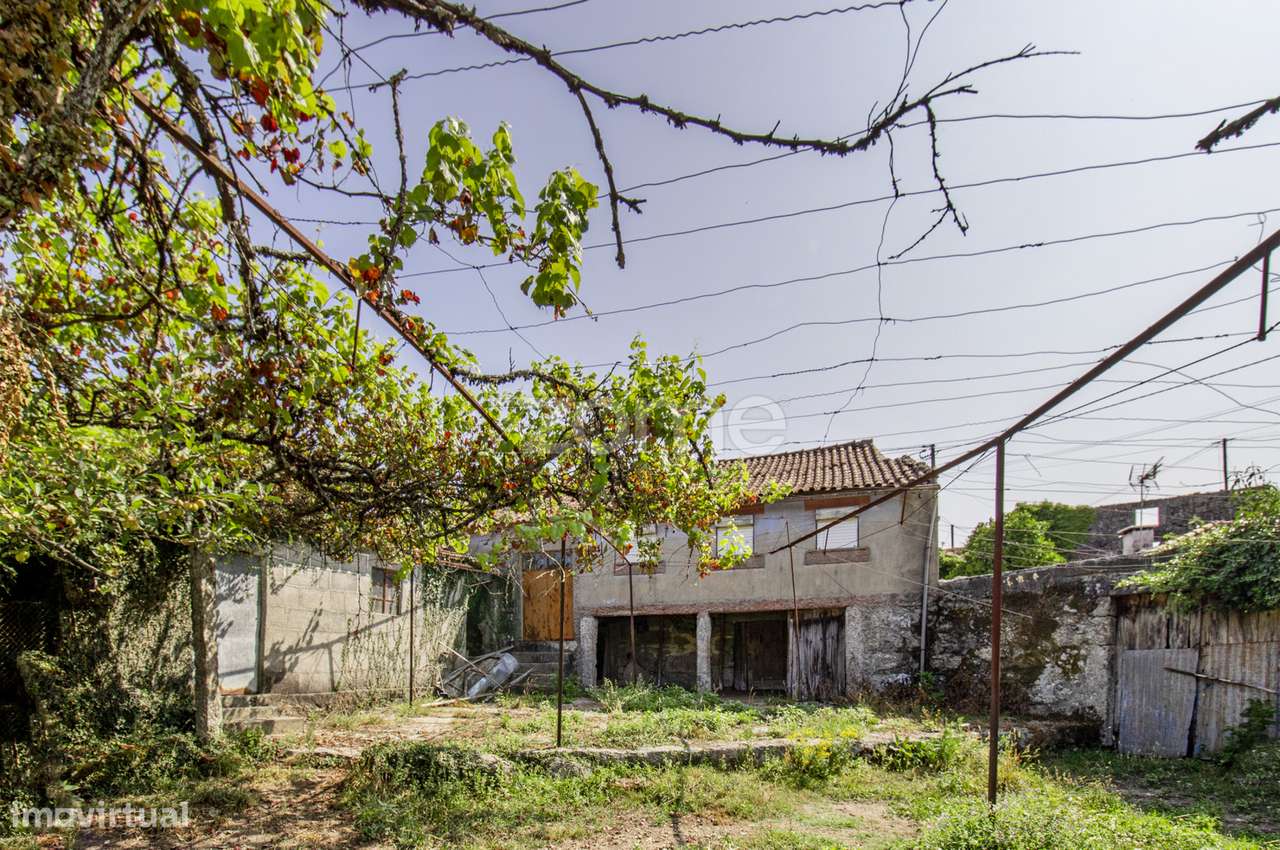 Quinta com uma área total de 2694m2 em Serzedelo, Póvoa de Lanhoso - Grande imagem: 4/27