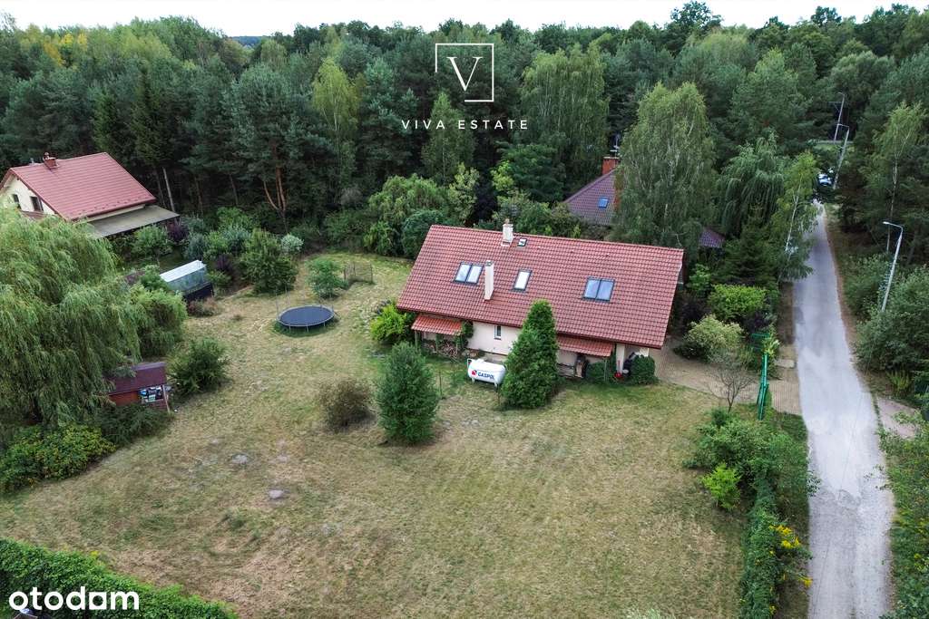 Rodzinny dom w otoczeniu zieleni-16