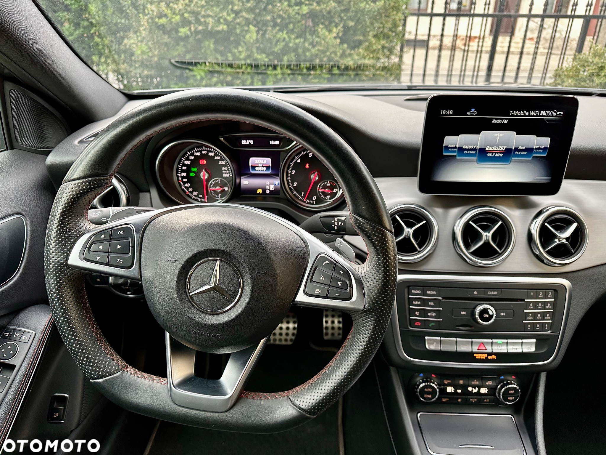 Mercedes-Benz GLA 200 7G-DCT AMG Line - 17