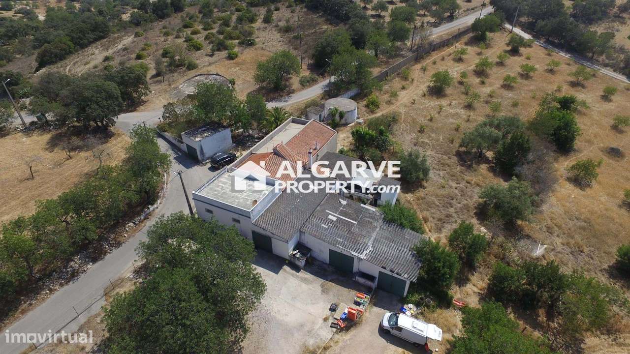 Moradia térrea em zona calma com vista panorâmica de campo e mar perto - Grande imagem: 3/12