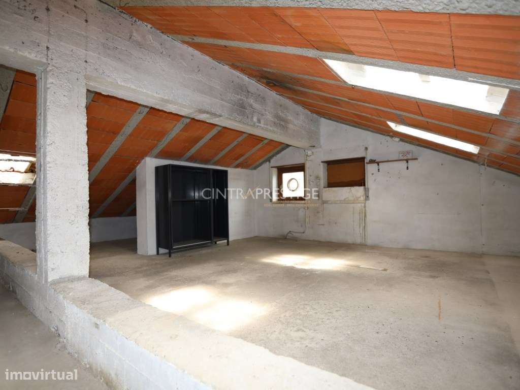 Moradia Isolada de 7 Assoalhadas em Montelavar - Sintra-26