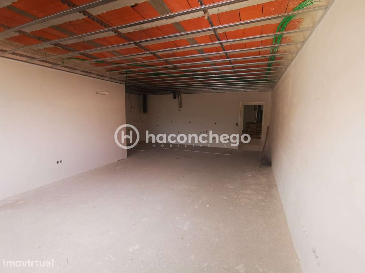 Apartamento T2 com logradouro e garagem Galegos Santa Maria Barcelos-6