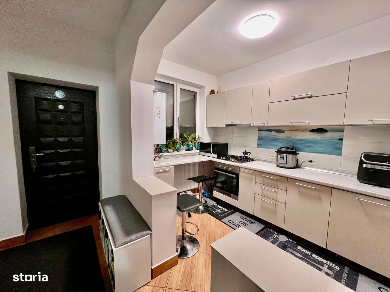 Proprietar, vila P+1+M, curte proprie-Apărătorii Patriei, 265.000 euro - Imagine principală: 5/20