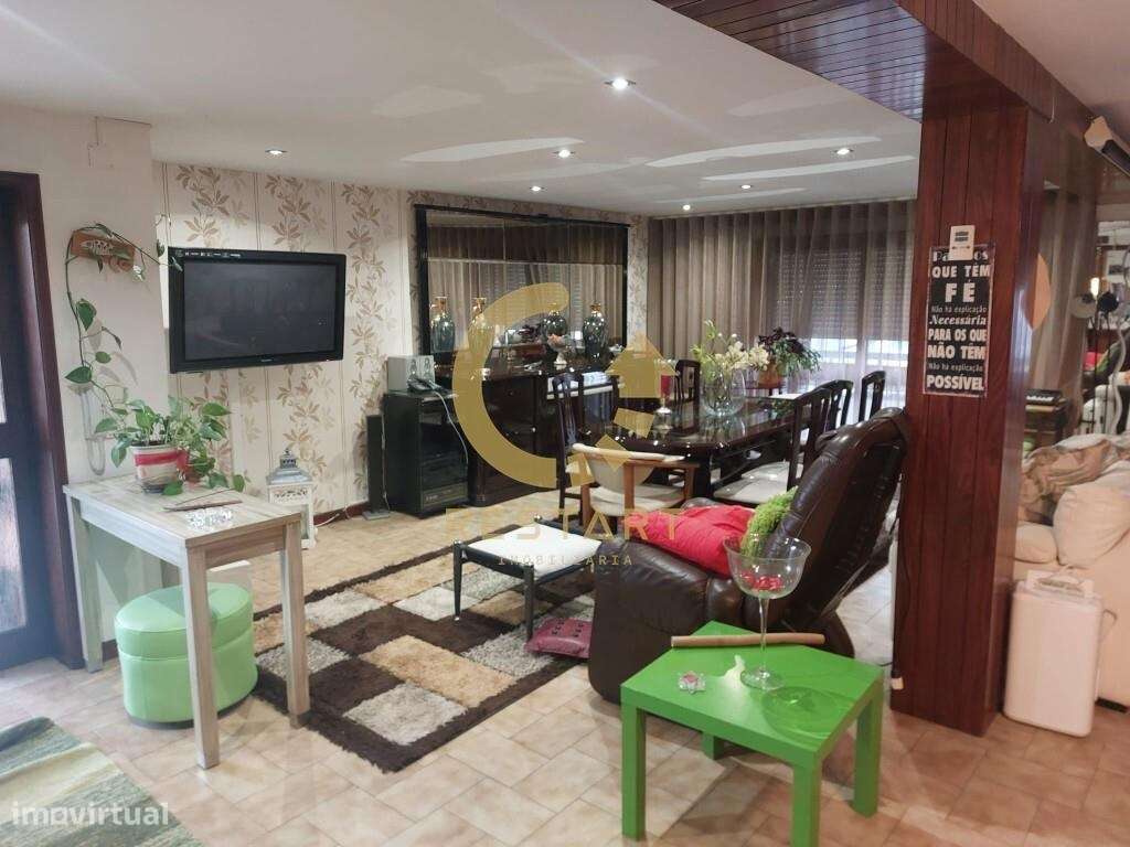 Moradia T4 geminada de 3 frentes em Baguim do Monte, Gondomar-27