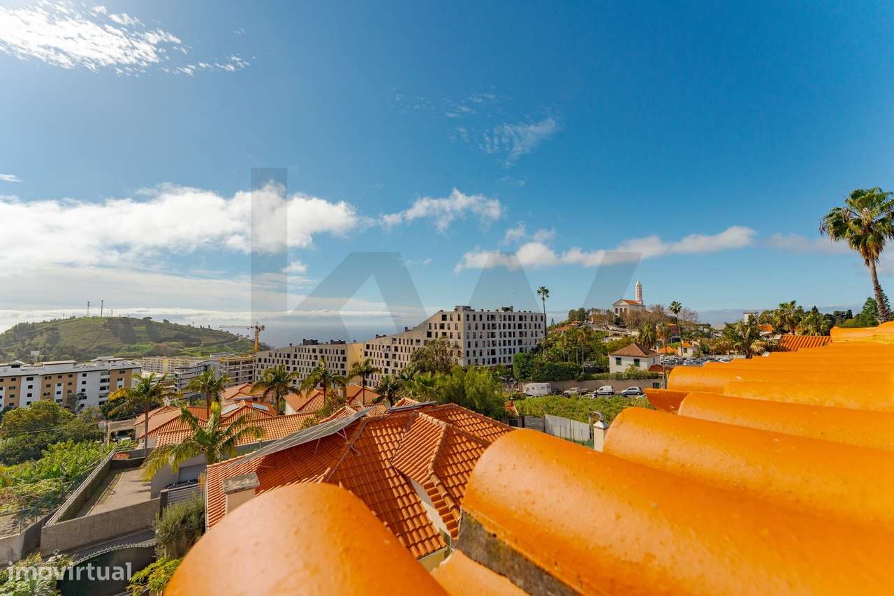 Moradia T4 em São Martinho-45