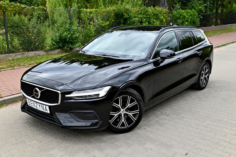 Volvo V60 II (2018- ) B3 B DKG Momentum Core 2023
