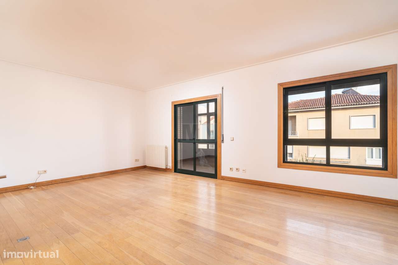 T4 Duplex com vistas panorâmicas zona de Celas-22