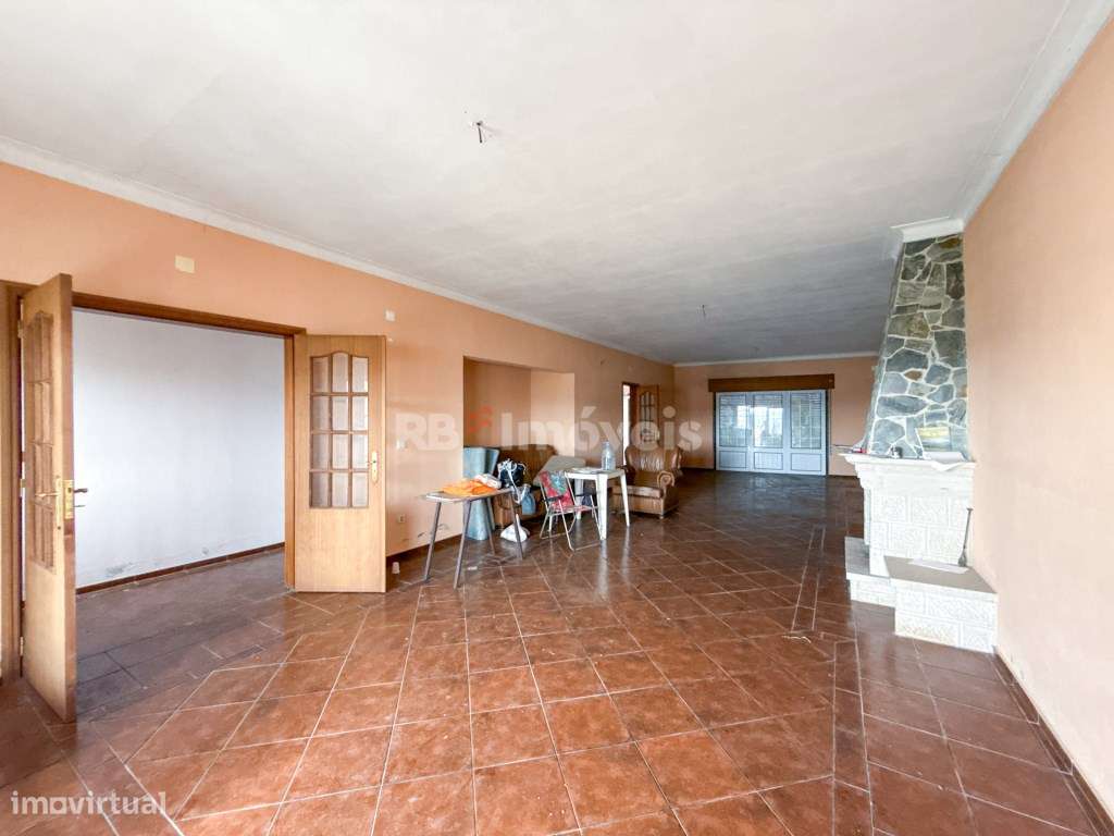 Moradia T6 com garagem e espaço exterior- Vista para o rio Tejo - Grande imagem: 4/35