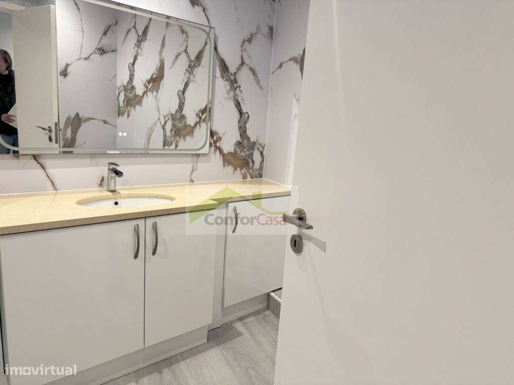 Apartamento T4 no 10º Andar em Braga - Vista Fantástica e Totalment...-6