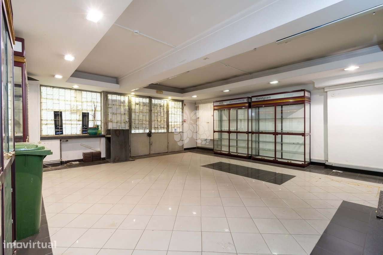 Loja situada perto das Torres de Lisboa - Grande imagem: 3/21