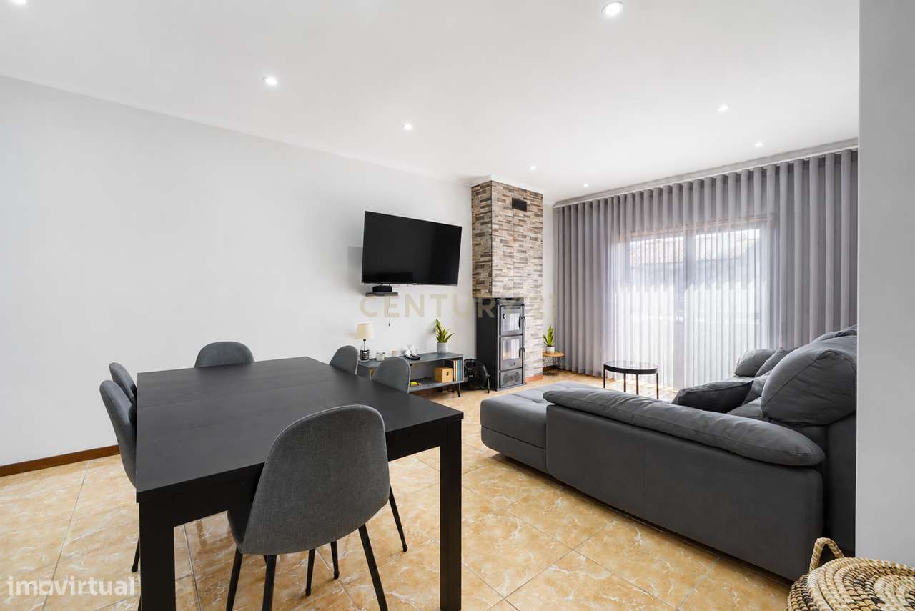 Apartamento T2 em Vila Nova de Gaia com Garagem e Elevador-10