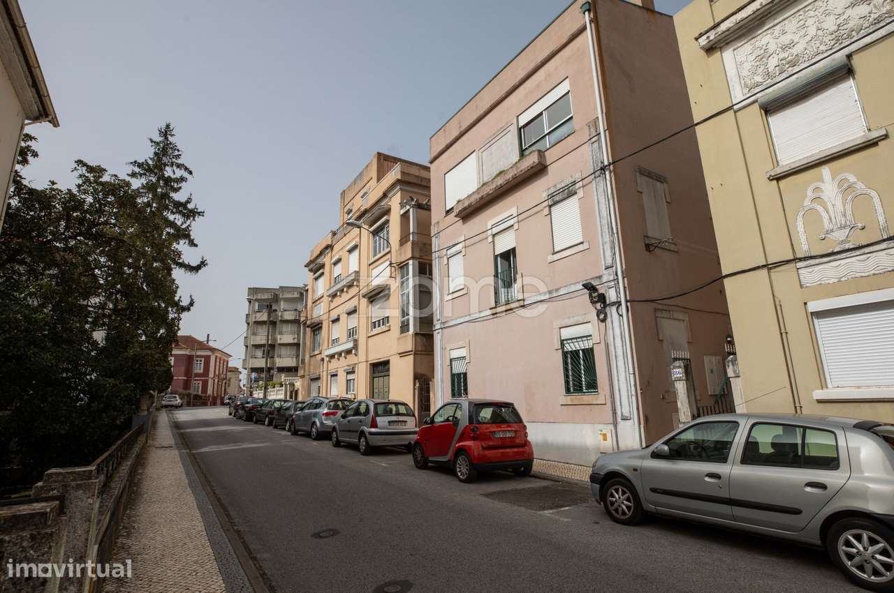 Prédio composto por dois apartamentos | Guerra Junqueiro | Coimbra-51