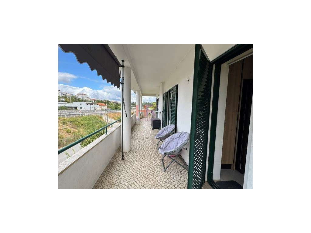 Vende-se Moradia Isolada M4+1 com garagem e jardim.-21