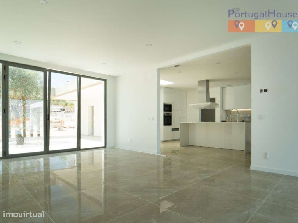 Moradia independente de arquitetura moderna e espetacular com vista...-9