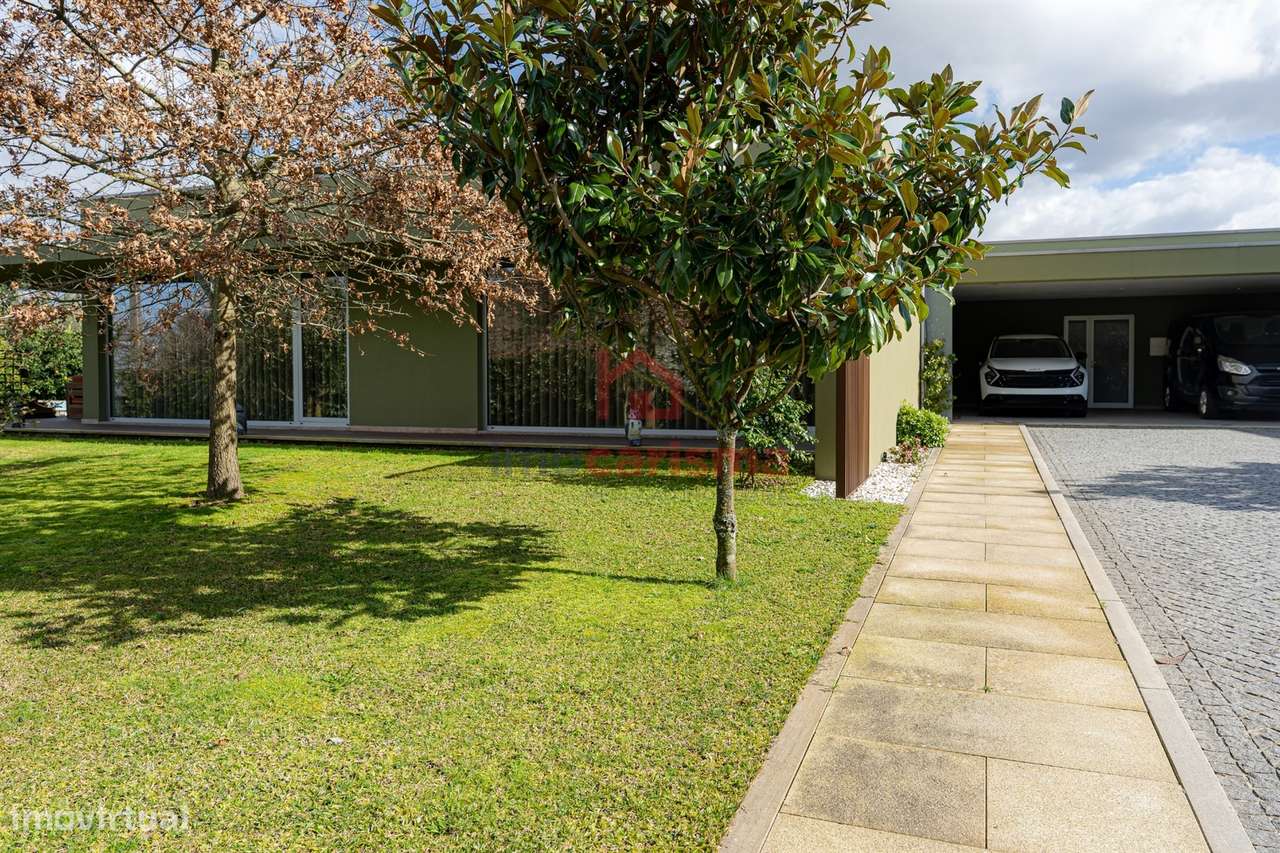 Moradia Térrea T2+1 Semi Nova com Piscina em Roriz, Santo Tirso - Grande imagem: 3/34