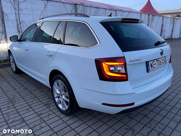 Skoda Octavia 2.0 TDI SCR 4x4 Style DSG - 9