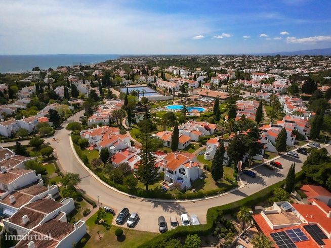 APARTAMENTO T2 em CONDOMÍNIO PRIVADO c/ PISCINAS & TÉNIS - CARVOEIRO --1