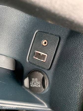Ford Fiesta 1.4 Autom. Titanium - 33