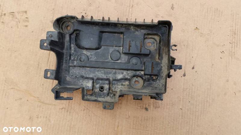 Podstawa akumulatora Opel Corsa D 13296473 - 1